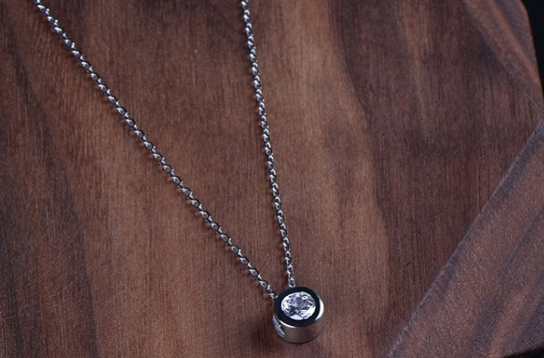 Women's silver jewelry pendant necklace